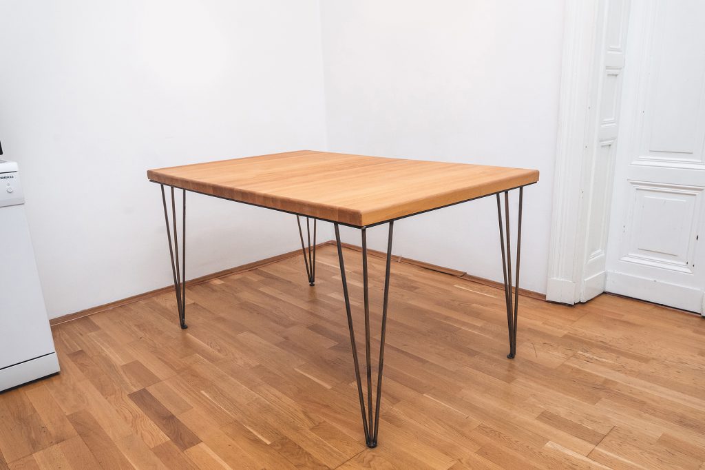 Esstisch BANKETT – Restlos Holz