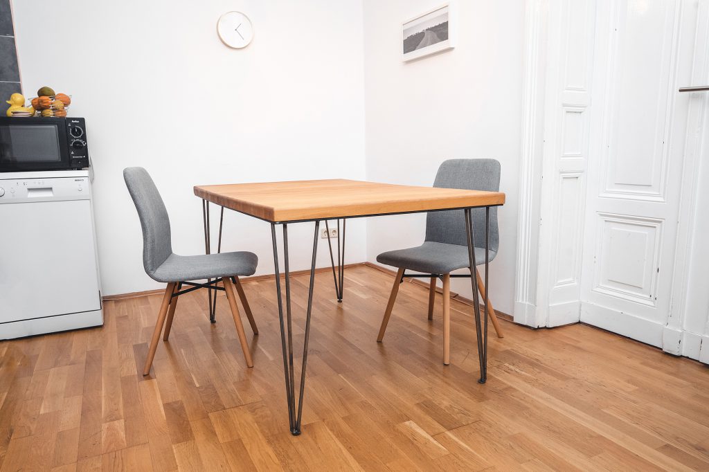 Esstisch BANKETT – Restlos Holz