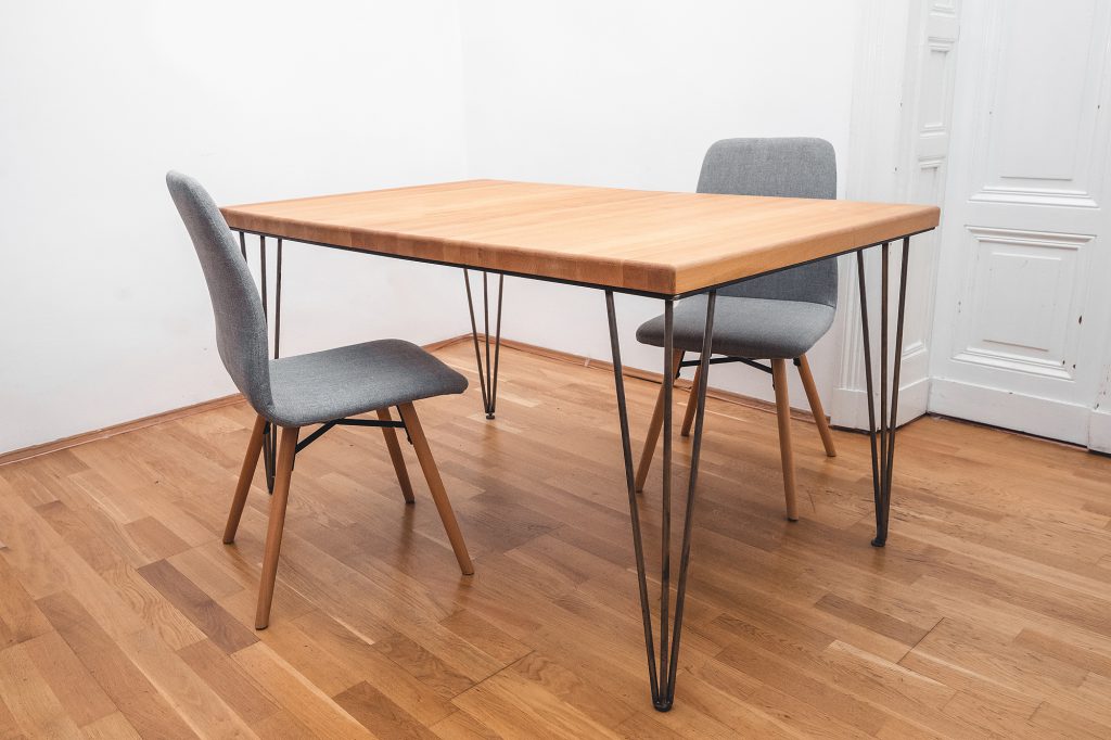 Esstisch BANKETT – Restlos Holz